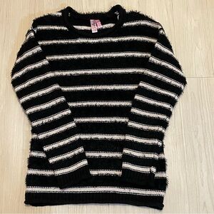 Dolled Up by F.A.N.C. Fuzzy and Cozy Pullover Sweater Woman’s Size M Fits Small